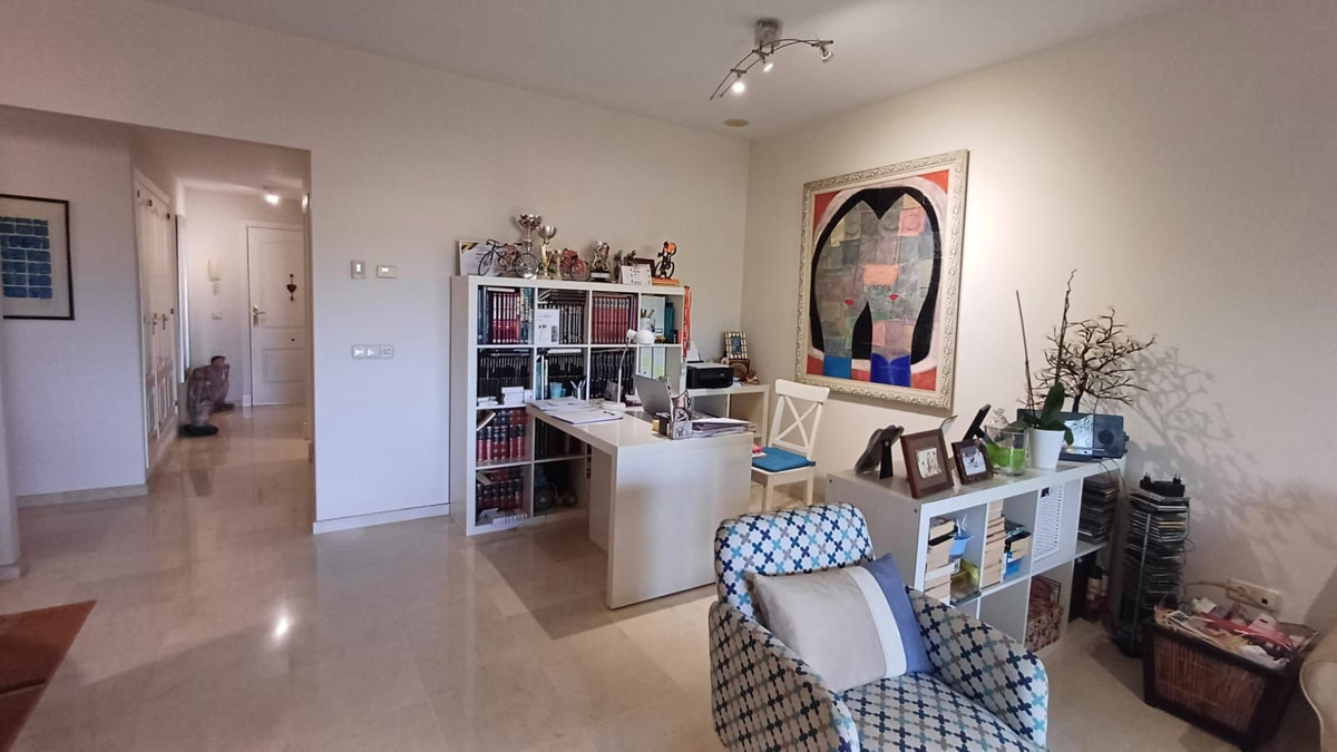 Photo 3 Middle Floor Apartment Guadalmina Alta, Costa del Sol, Málaga – R4801000
