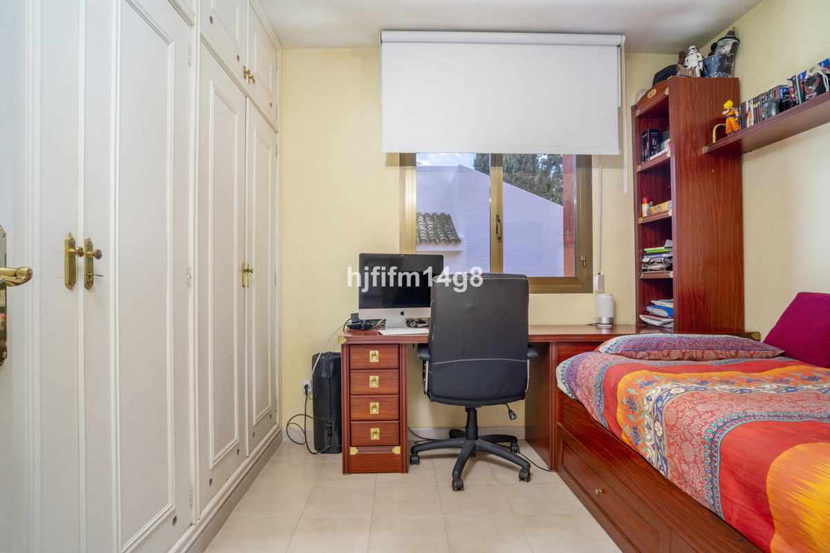Photo 16 Detached Villa Nueva Andalucía, Costa del Sol, Málaga – R5023576