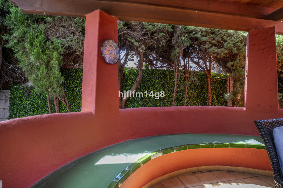 Photo 24 Detached Villa Nueva Andalucía, Costa del Sol, Málaga – R5023576