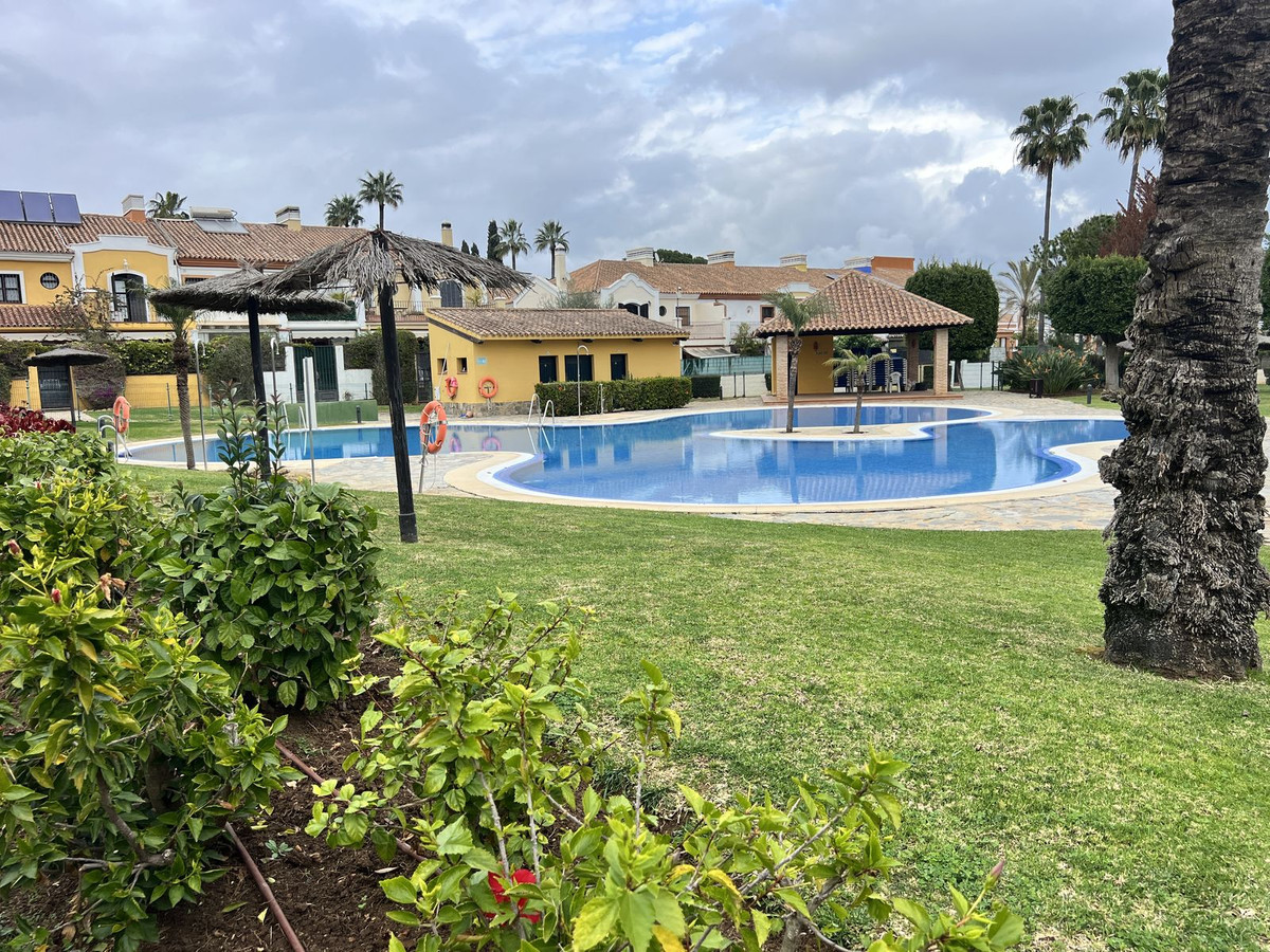 Photo 1 Semi-Detached House Guadalmina Alta, Costa del Sol, Málaga – R4980655