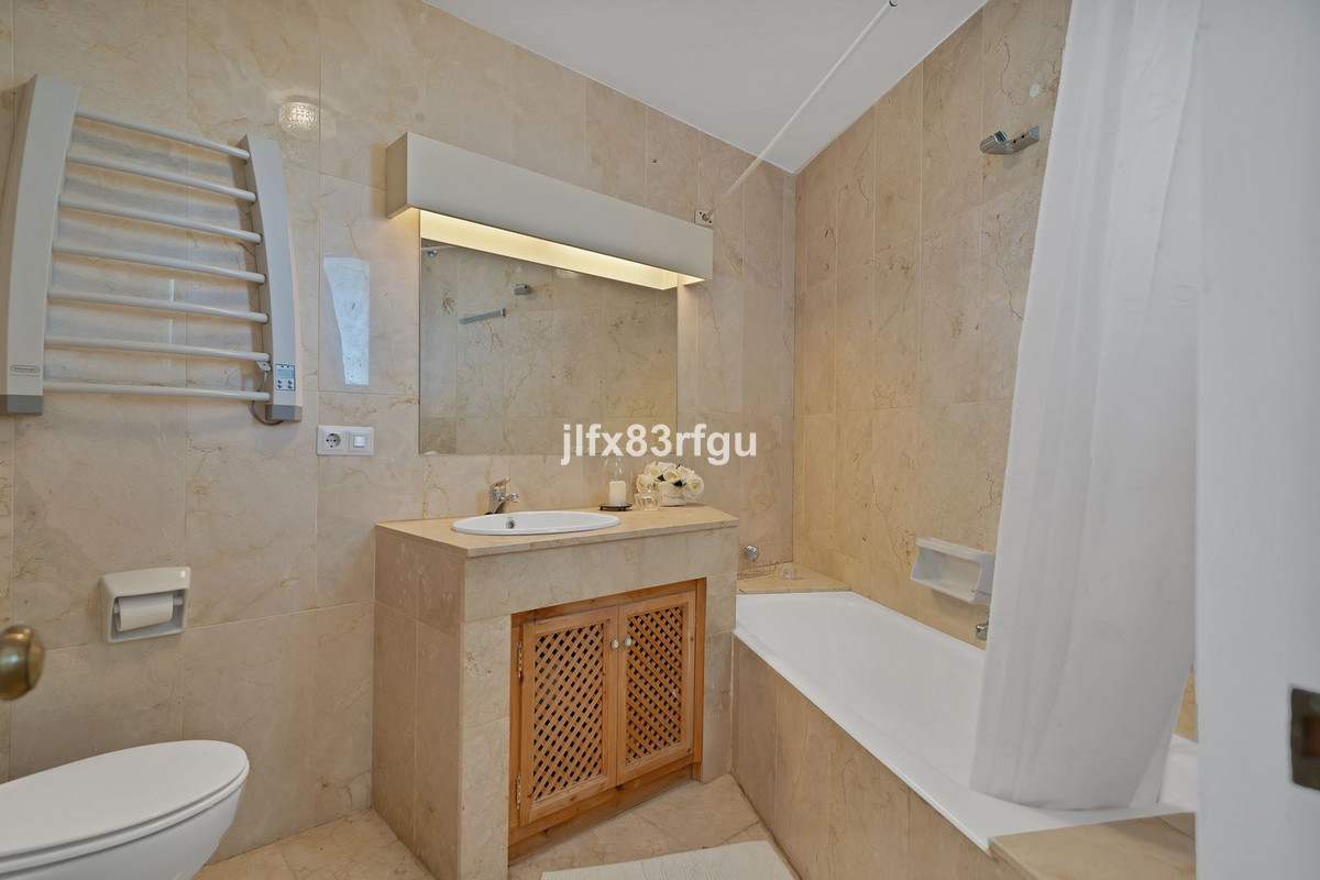 Photo 22 Middle Floor Apartment Guadalmina Alta, Costa del Sol, Málaga – R5012758