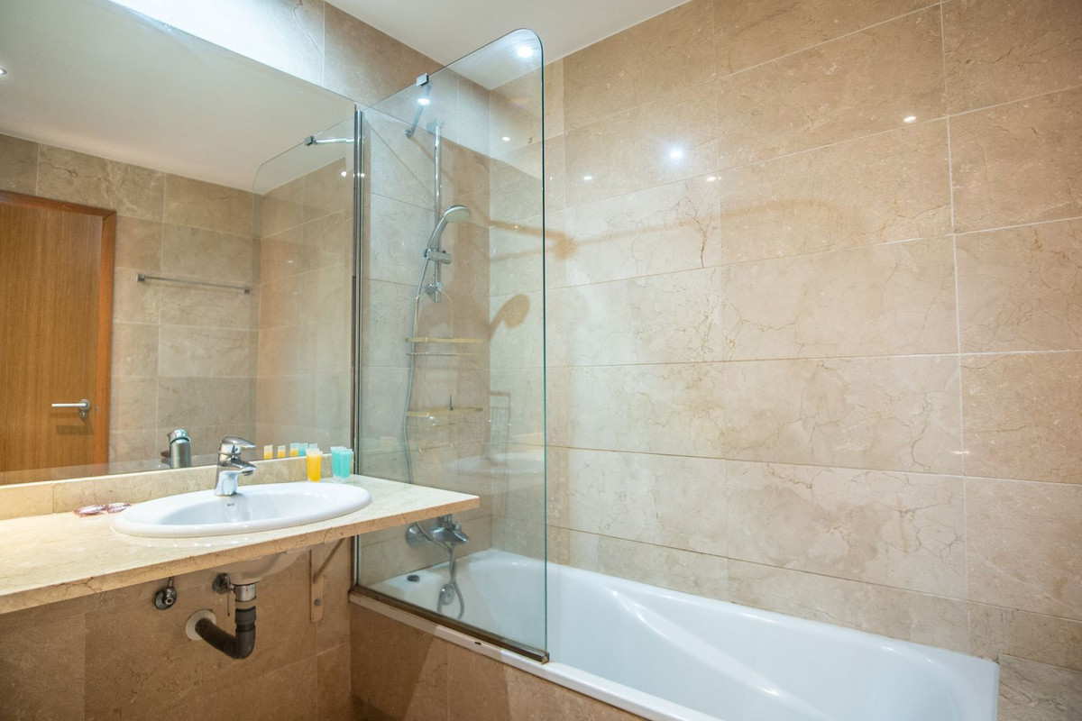 Photo 11 Middle Floor Apartment New Golden Mile, Costa del Sol, Málaga – R5010607