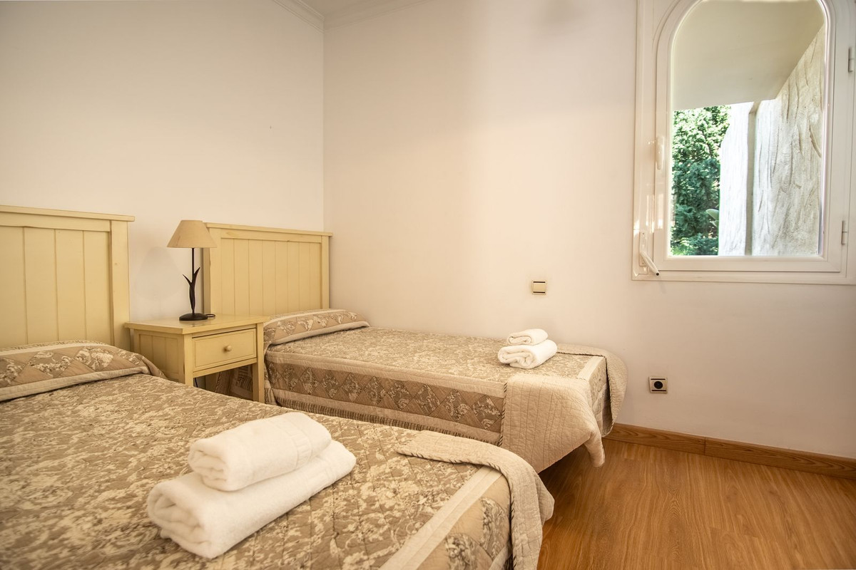 Photo 12 Middle Floor Apartment New Golden Mile, Costa del Sol, Málaga – R5010607