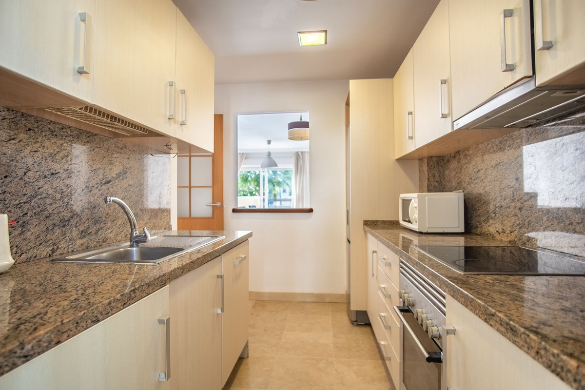 Photo 8 Middle Floor Apartment New Golden Mile, Costa del Sol, Málaga – R5010607