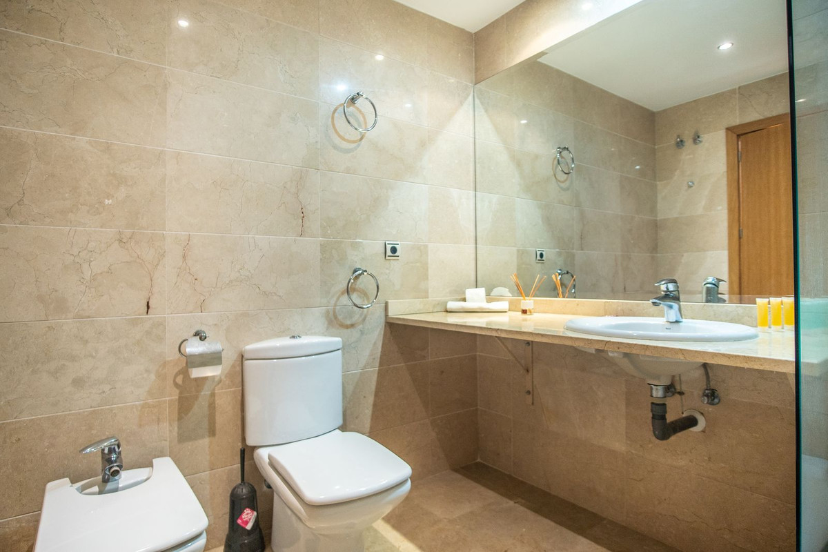 Photo 10 Middle Floor Apartment New Golden Mile, Costa del Sol, Málaga – R5010607