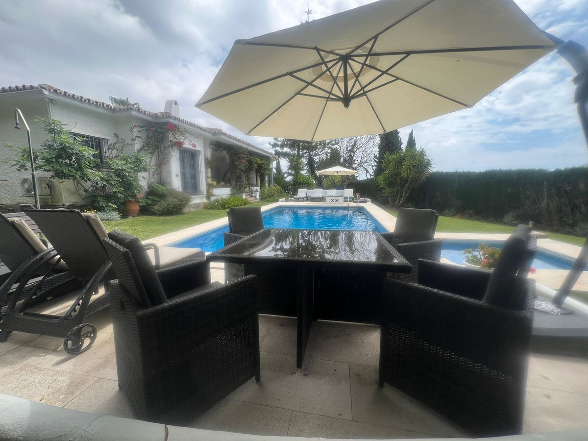Photo 20 Detached Villa El Paraiso, Costa del Sol, Málaga – R5040070