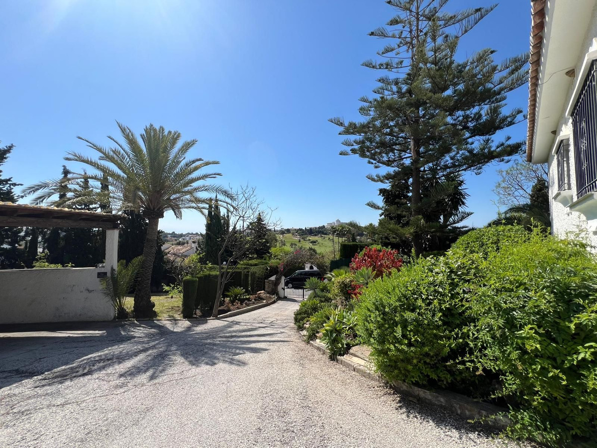 Photo 28 Detached Villa El Paraiso, Costa del Sol, Málaga – R5040070