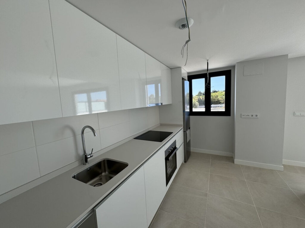 Photo 12 Middle Floor Apartment Estepona, Costa del Sol, Málaga – R5050381