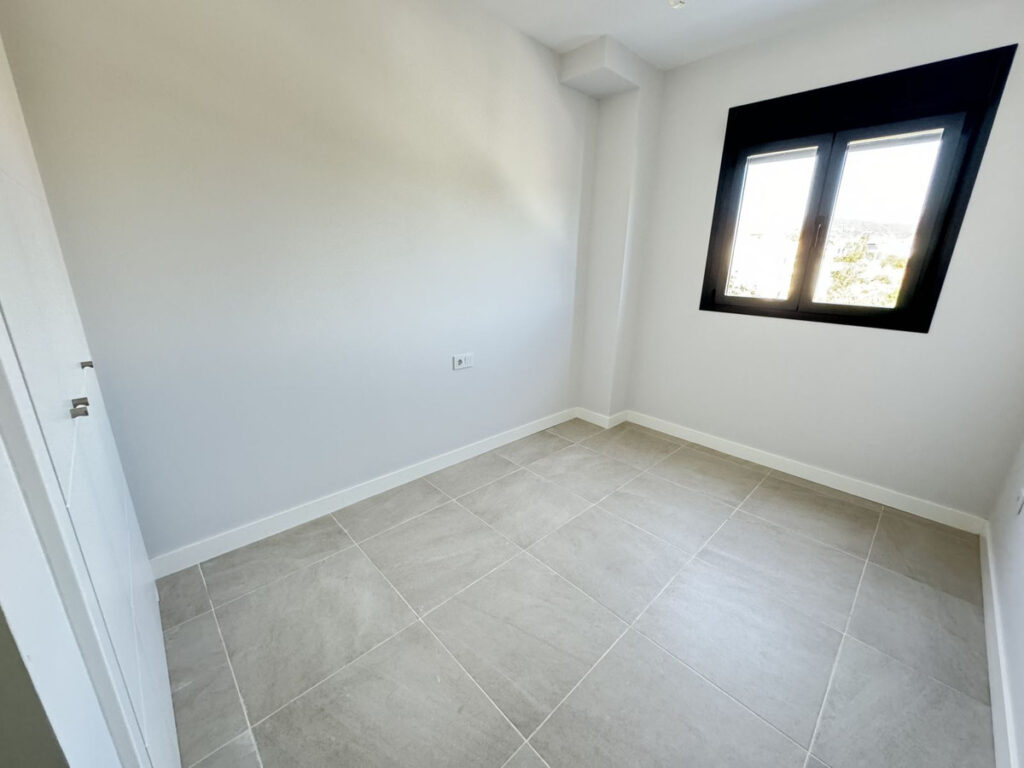 Photo 13 Middle Floor Apartment Estepona, Costa del Sol, Málaga – R5050381