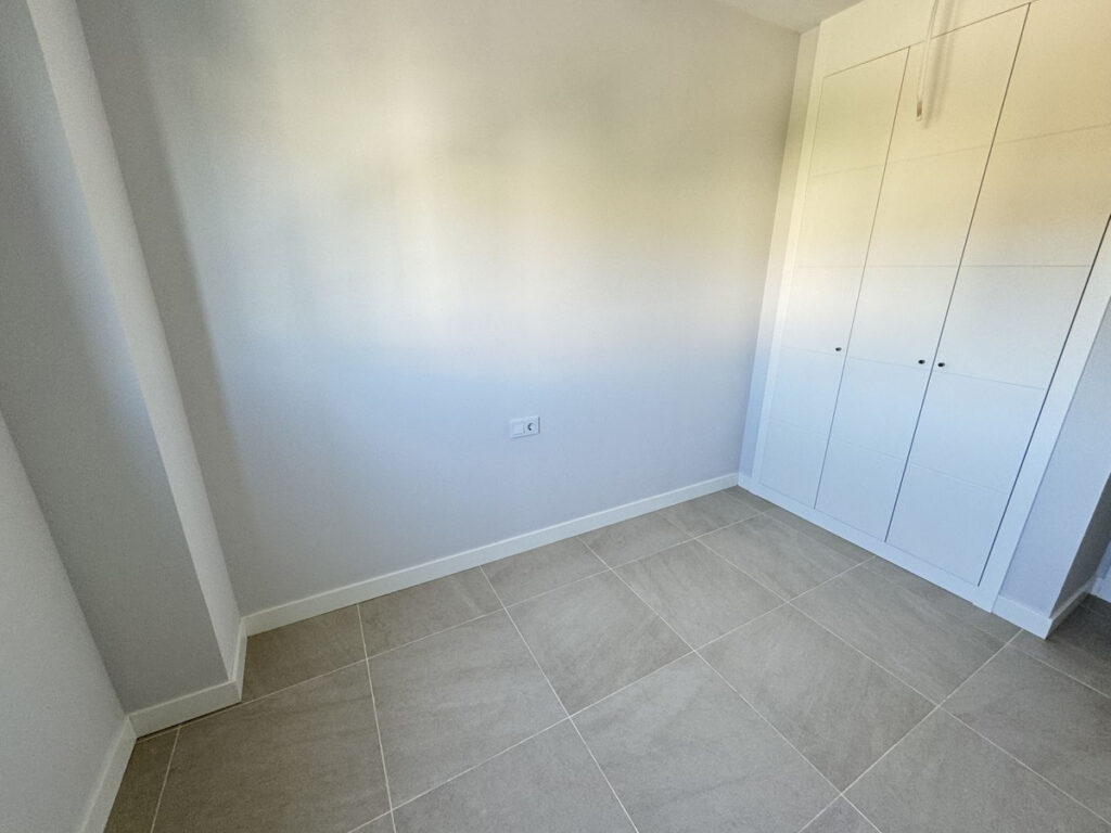 Photo 3 Middle Floor Apartment Estepona, Costa del Sol, Málaga – R5050381
