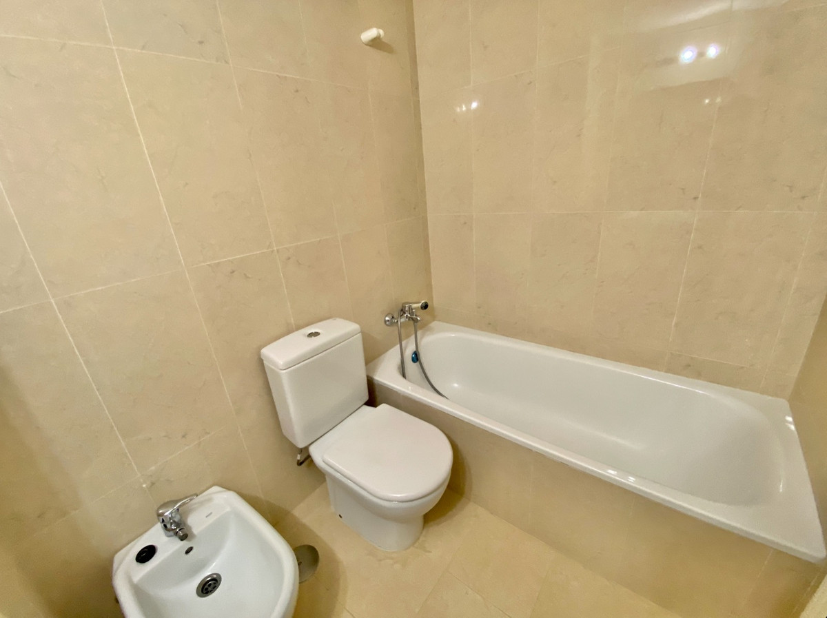Photo 11 Middle Floor Apartment Nueva Andalucía, Costa del Sol, Málaga – R3800587