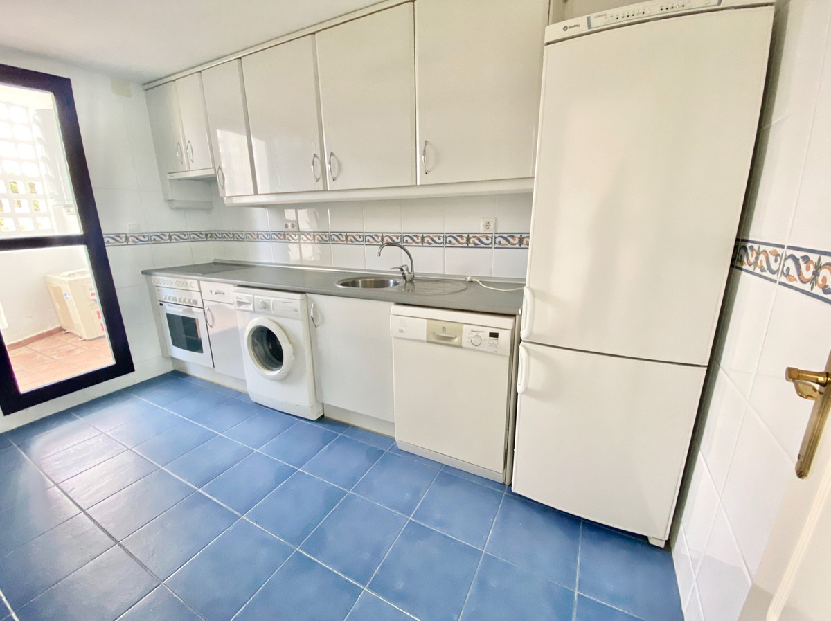 Photo 8 Middle Floor Apartment Nueva Andalucía, Costa del Sol, Málaga – R3800587