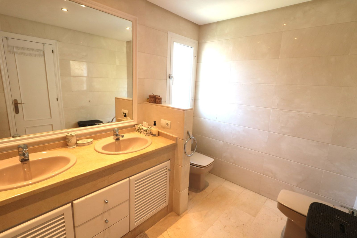 Photo 28 Top Floor Apartment New Golden Mile, Costa del Sol, Málaga – R5021065