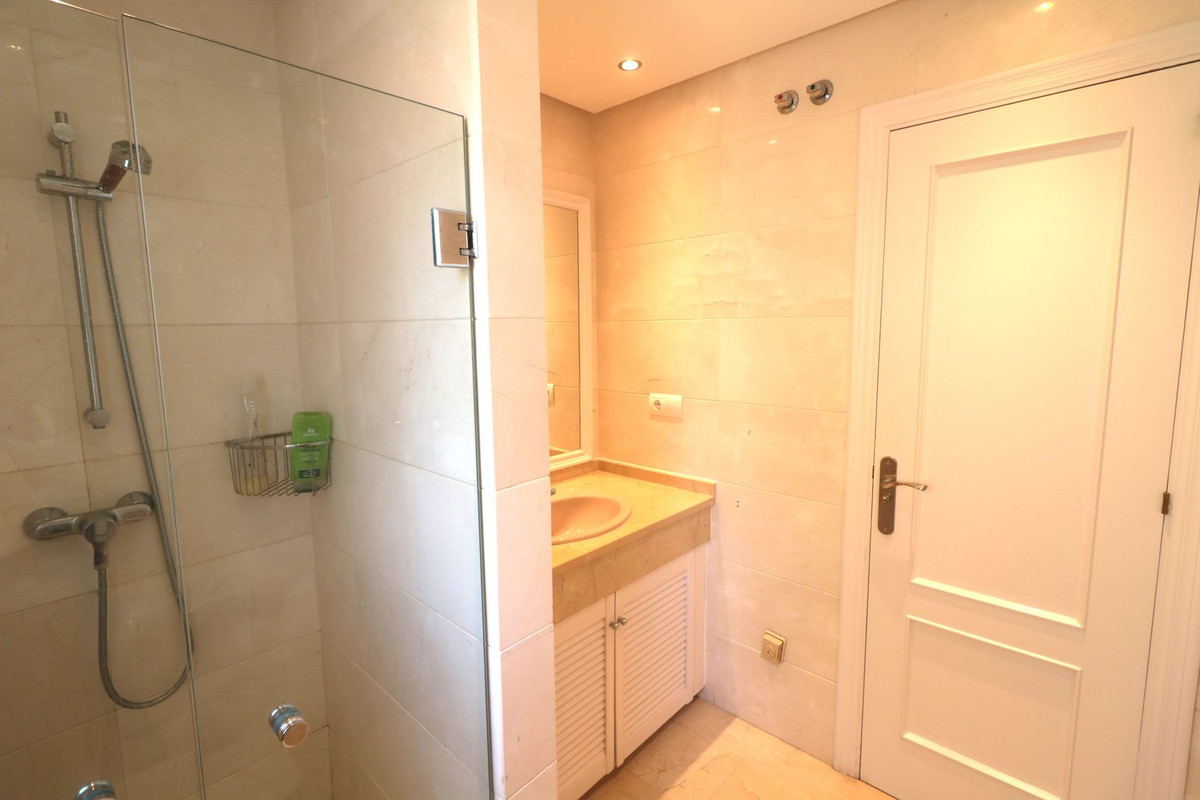 Photo 31 Top Floor Apartment New Golden Mile, Costa del Sol, Málaga – R5021065