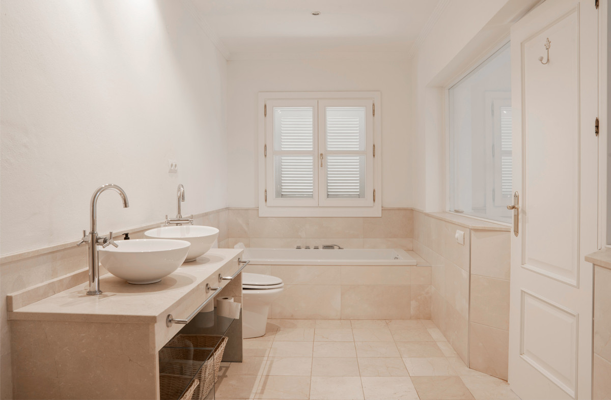 Photo 11 Detached Villa El Paraiso, Costa del Sol, Málaga – R5064325
