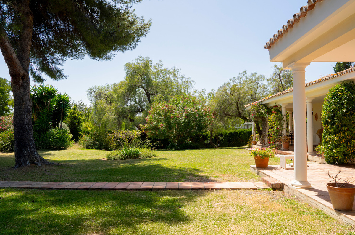 Photo 15 Detached Villa El Paraiso, Costa del Sol, Málaga – R5064325