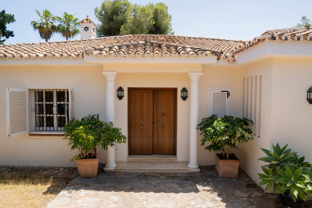 Photo 16 Detached Villa El Paraiso, Costa del Sol, Málaga – R5064325