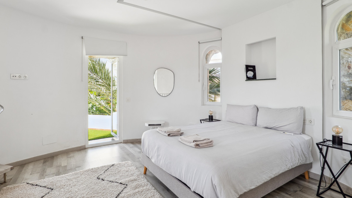 Photo 18 Detached Villa Nueva Andalucía, Costa del Sol, Málaga – R5024821