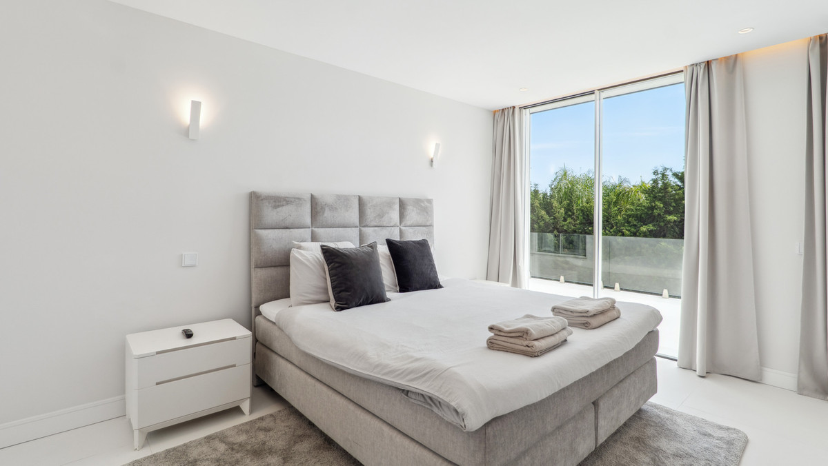Photo 25 Detached Villa Nueva Andalucía, Costa del Sol, Málaga – R5024821