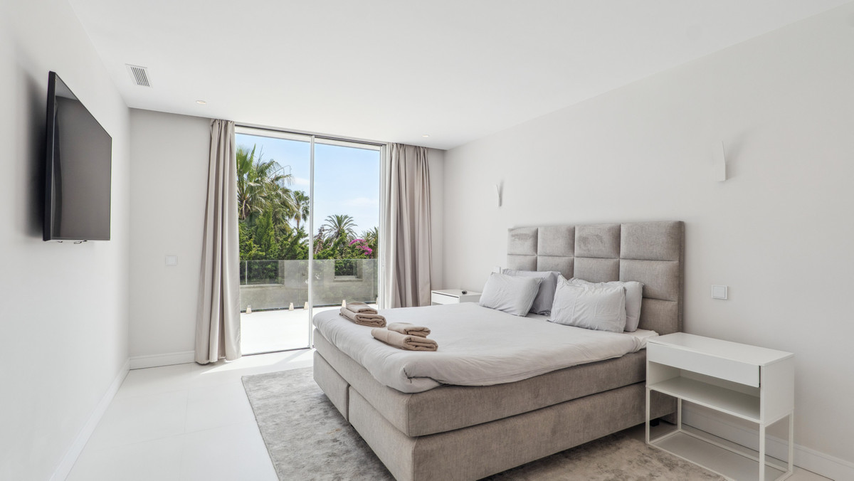 Photo 26 Detached Villa Nueva Andalucía, Costa del Sol, Málaga – R5024821