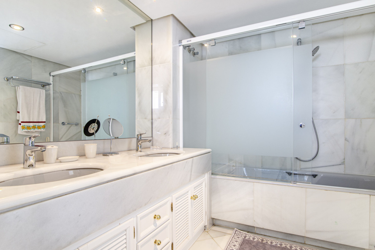 Photo 13 Penthouse Puerto Banús, Costa del Sol, Málaga – R3700997