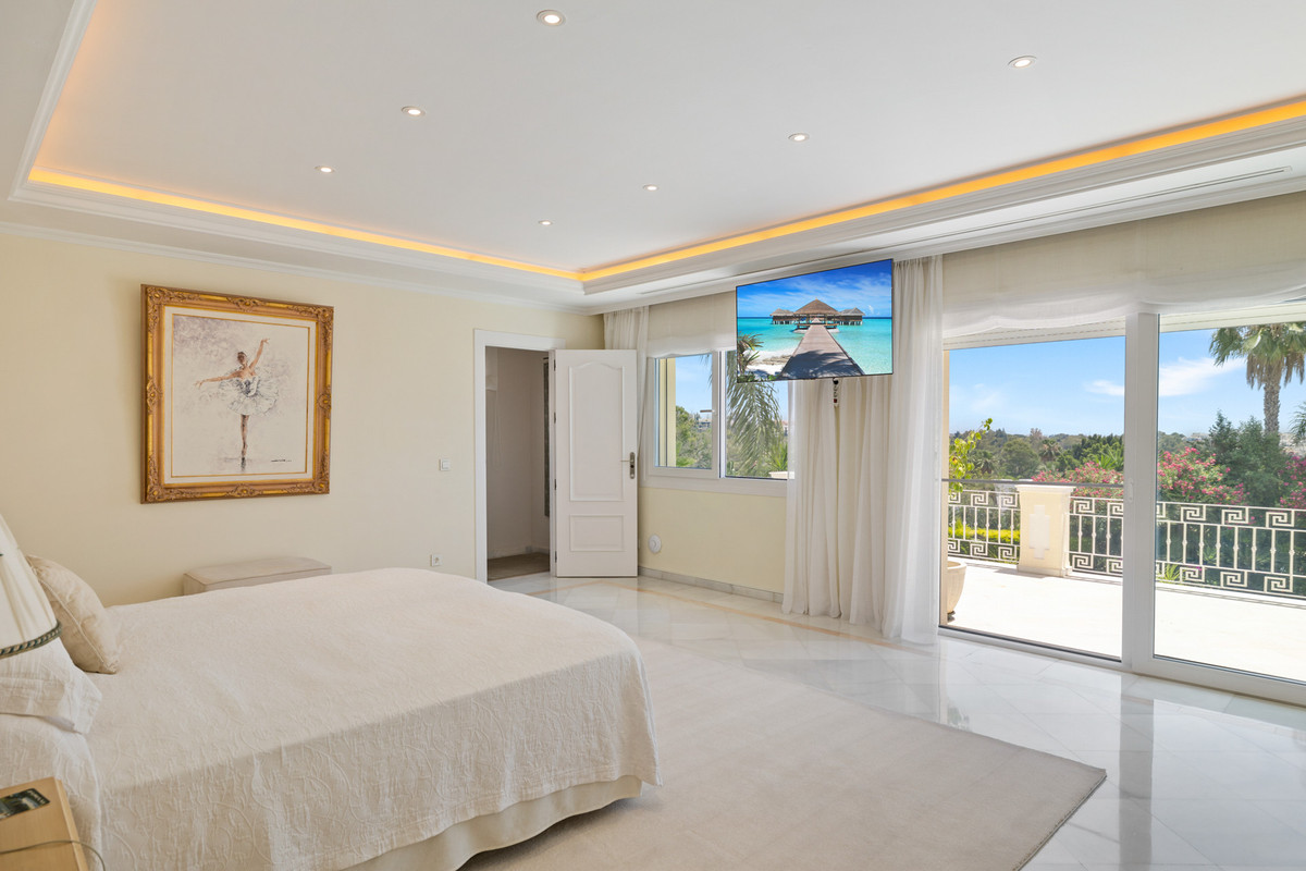 Photo 23 Detached Villa Nueva Andalucía, Costa del Sol, Málaga – R4932499