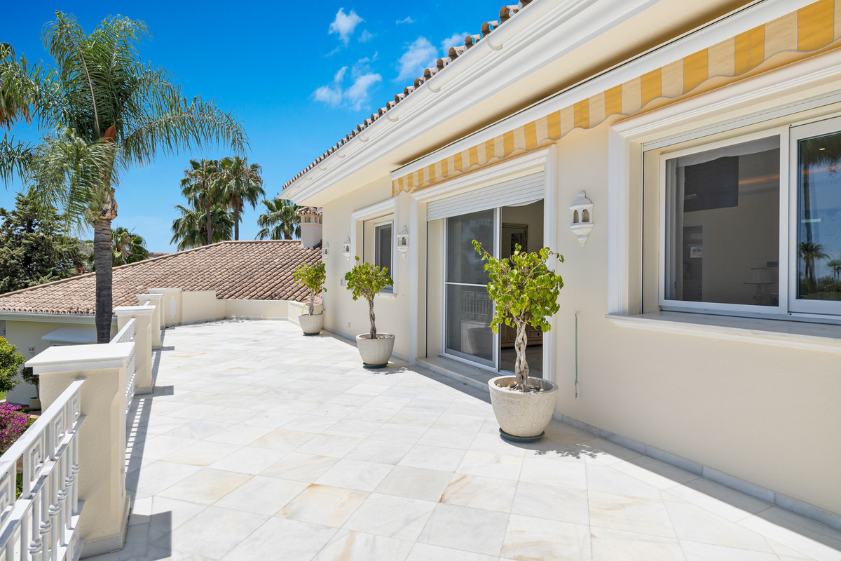 Photo 28 Detached Villa Nueva Andalucía, Costa del Sol, Málaga – R4932499