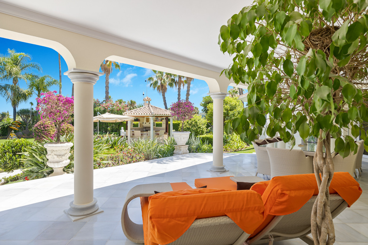 Photo 49 Detached Villa Nueva Andalucía, Costa del Sol, Málaga – R4932499
