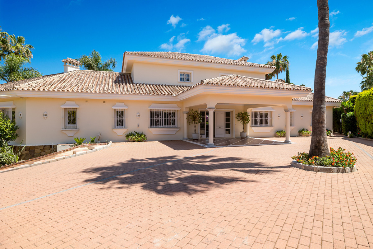 Photo 50 Detached Villa Nueva Andalucía, Costa del Sol, Málaga – R4932499