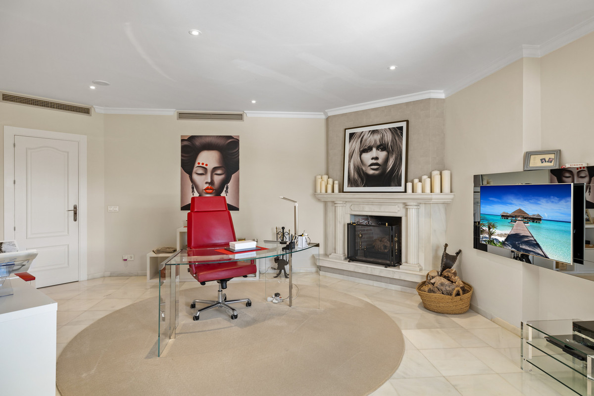 Photo 57 Detached Villa Nueva Andalucía, Costa del Sol, Málaga – R4932499