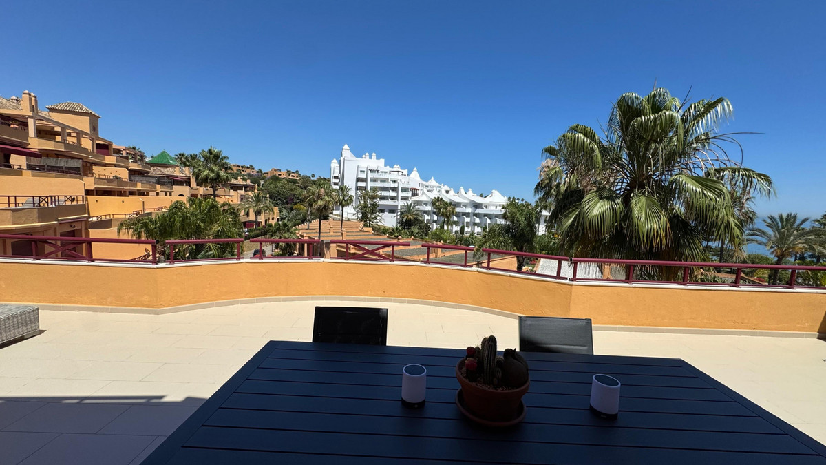 Photo 11 Middle Floor Apartment Estepona, Costa del Sol, Málaga – R5056135