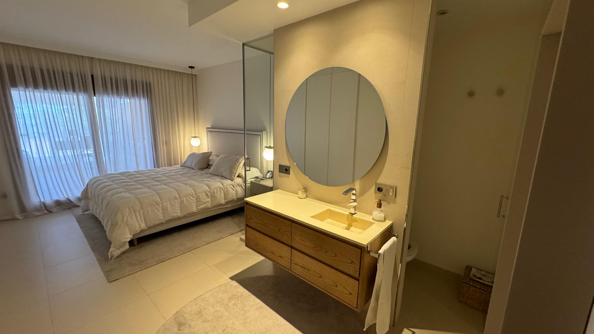Photo 16 Middle Floor Apartment Estepona, Costa del Sol, Málaga – R5056135