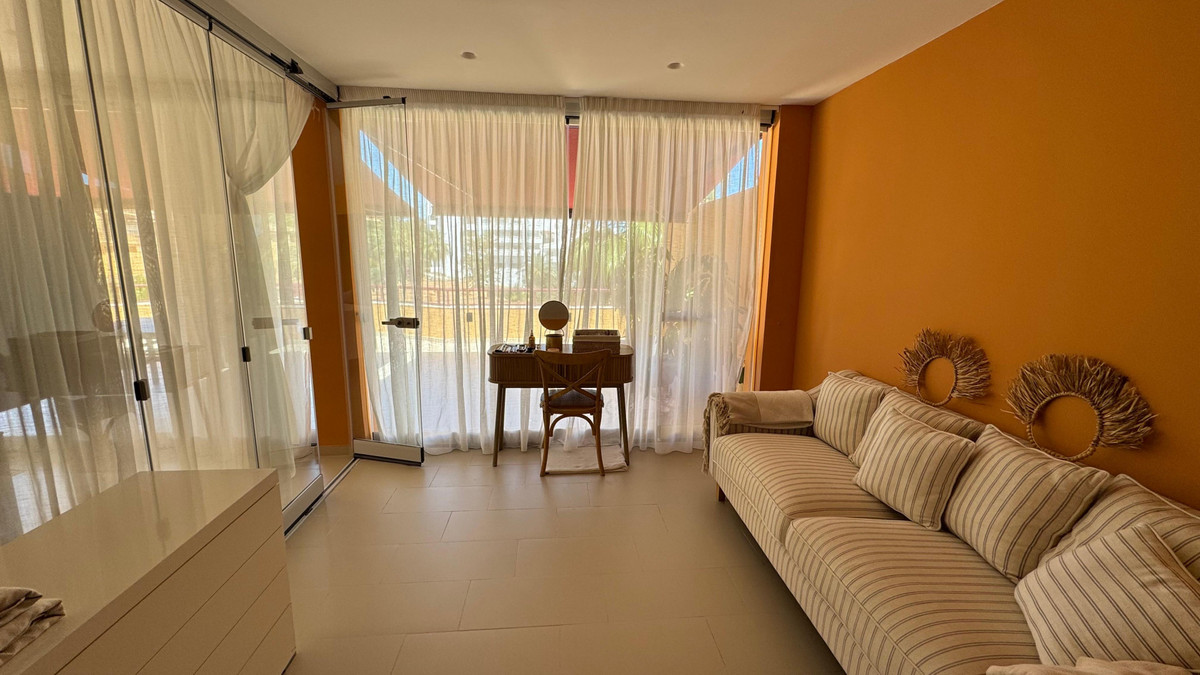 Photo 9 Middle Floor Apartment Estepona, Costa del Sol, Málaga – R5056135