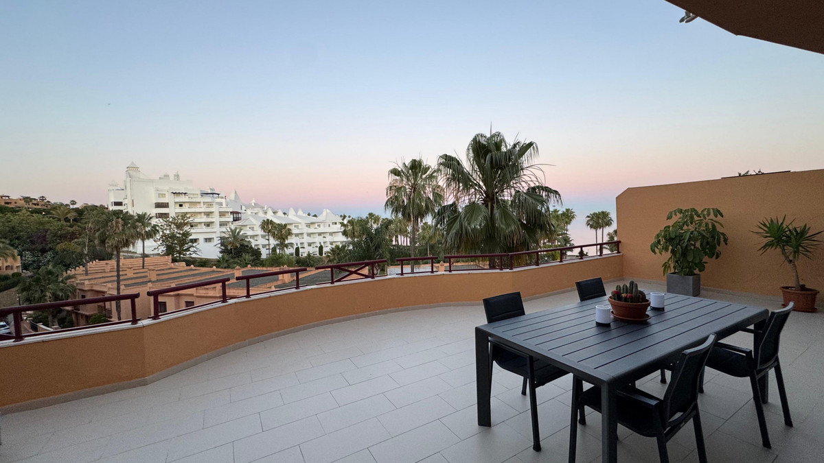 Photo 10 Middle Floor Apartment Estepona, Costa del Sol, Málaga – R5056135