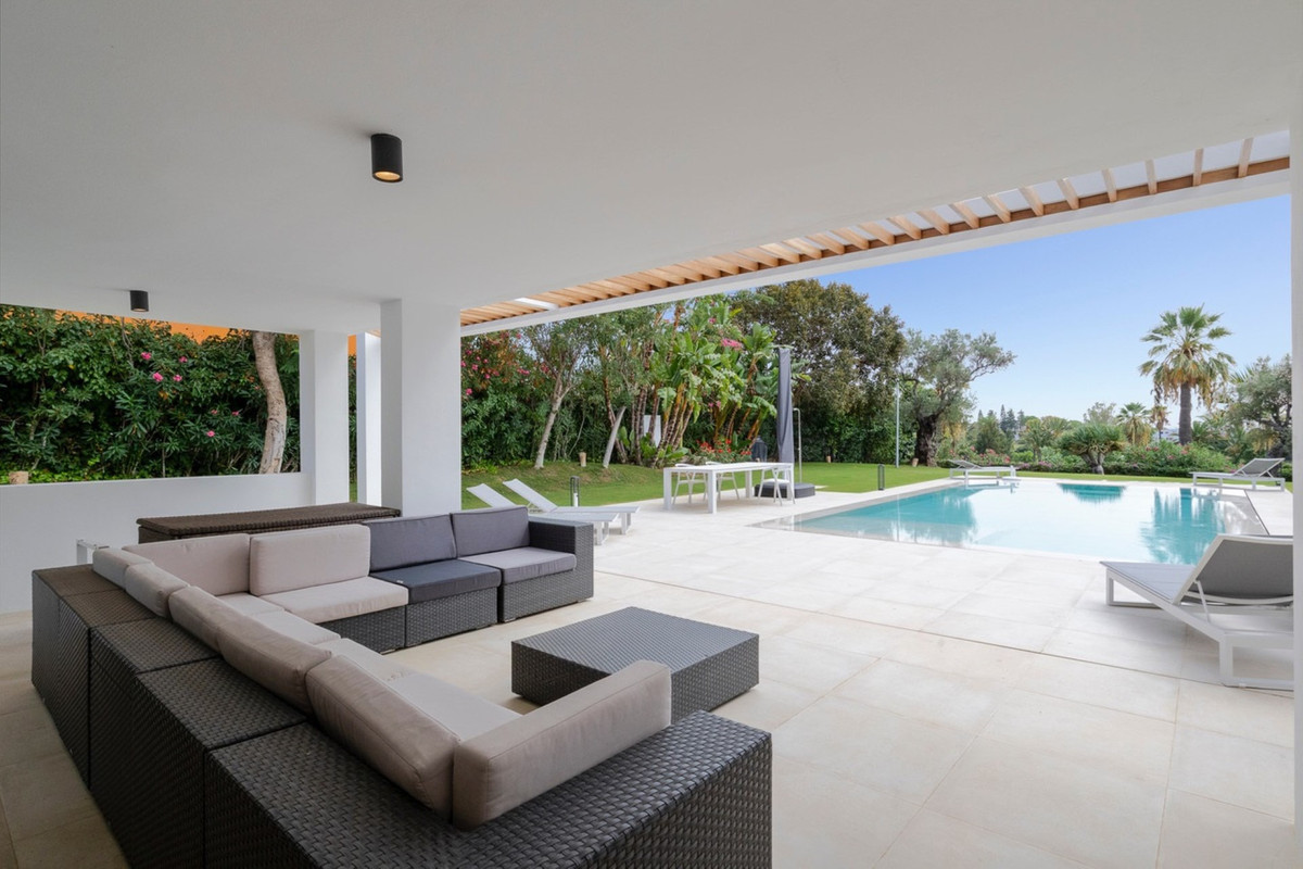 Photo 27 Detached Villa Nueva Andalucía, Costa del Sol, Málaga – R4200397