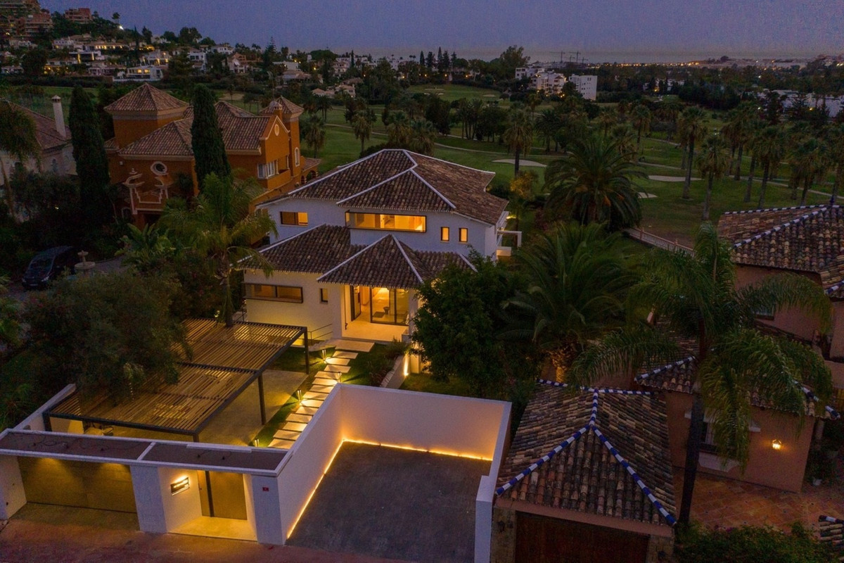 Photo 29 Detached Villa Nueva Andalucía, Costa del Sol, Málaga – R4200397