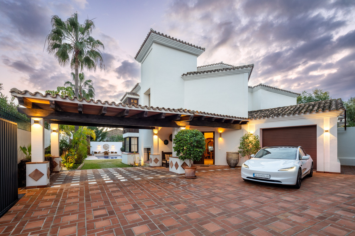 Photo 3 Detached Villa Benahavís, Costa del Sol, Málaga – R5068108