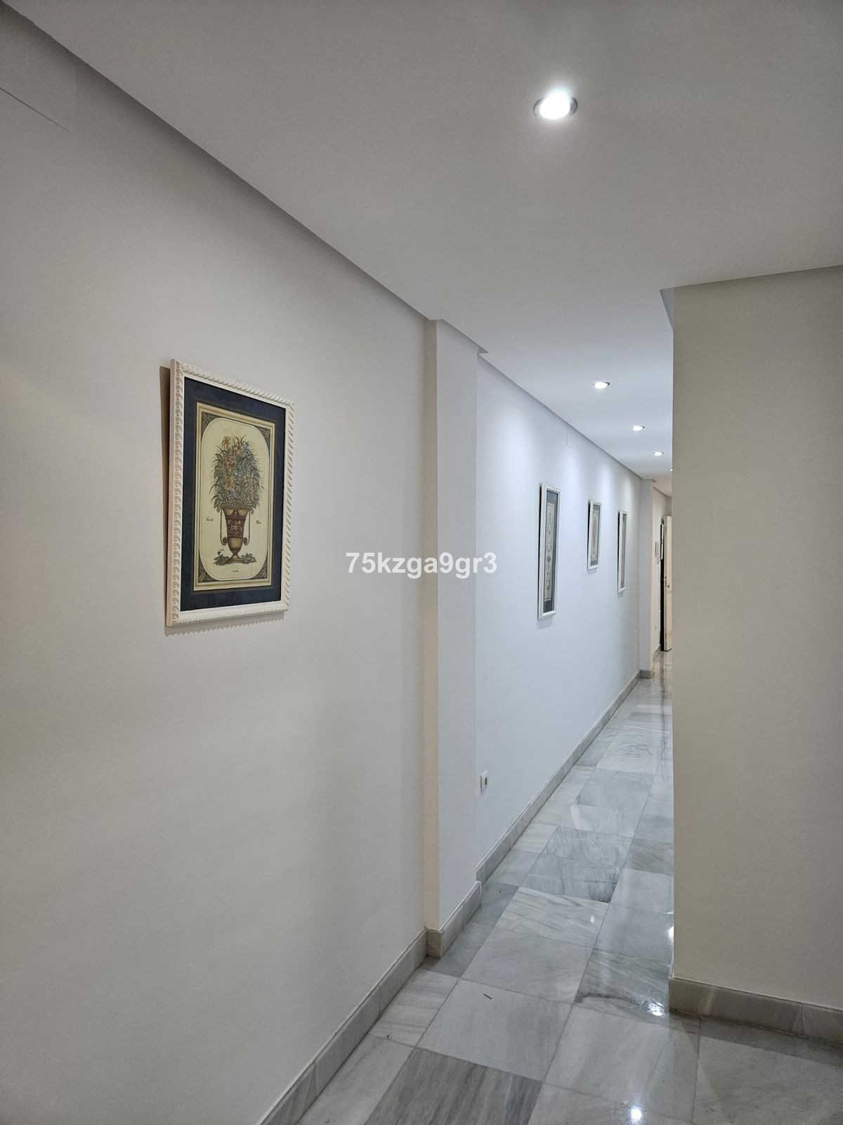 Photo 3 Middle Floor Apartment Estepona, Costa del Sol, Málaga – R4909312