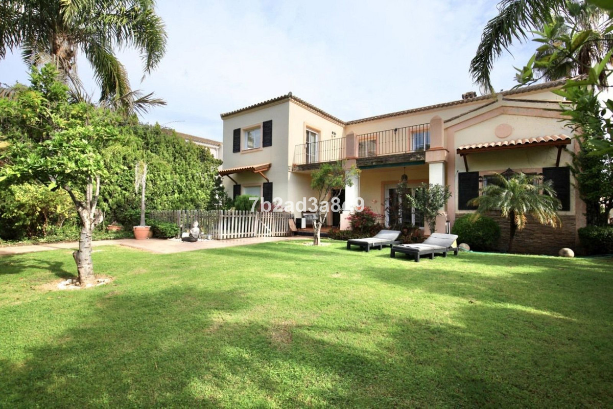 Photo 1 Detached Villa Guadalmina Alta, Costa del Sol, Málaga – R5063947