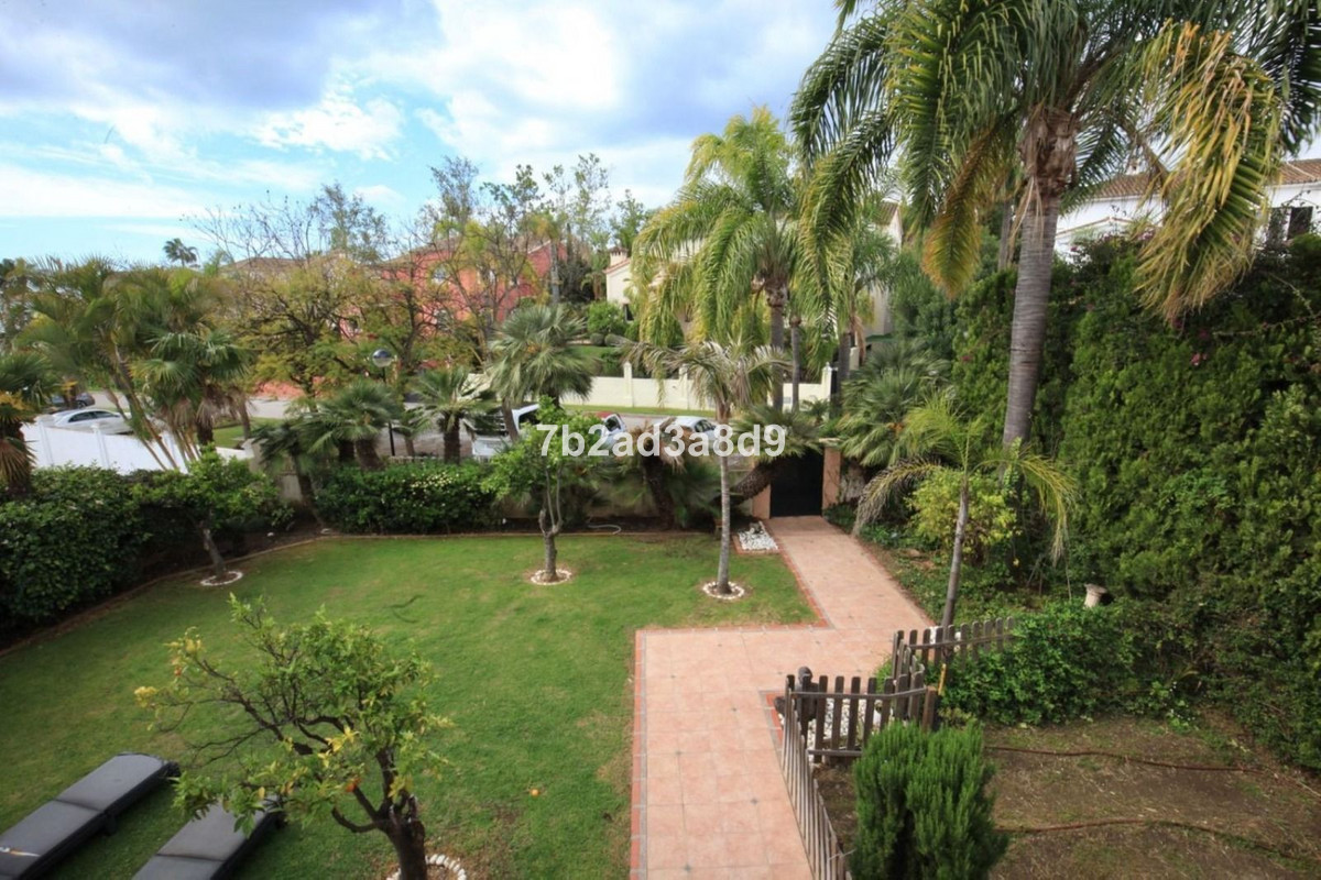 Photo 4 Detached Villa Guadalmina Alta, Costa del Sol, Málaga – R5063947