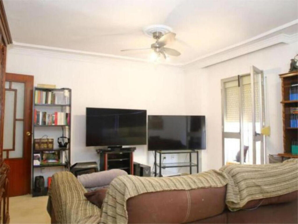 Photo 1 Top Floor Apartment Estepona, Costa del Sol, Málaga – R4972831