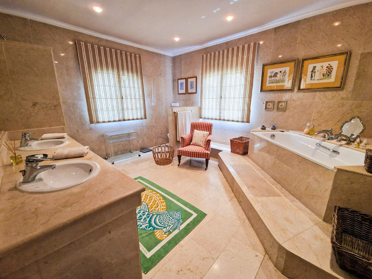 Photo 21 Detached Villa Benahavís, Costa del Sol, Málaga – R4378351
