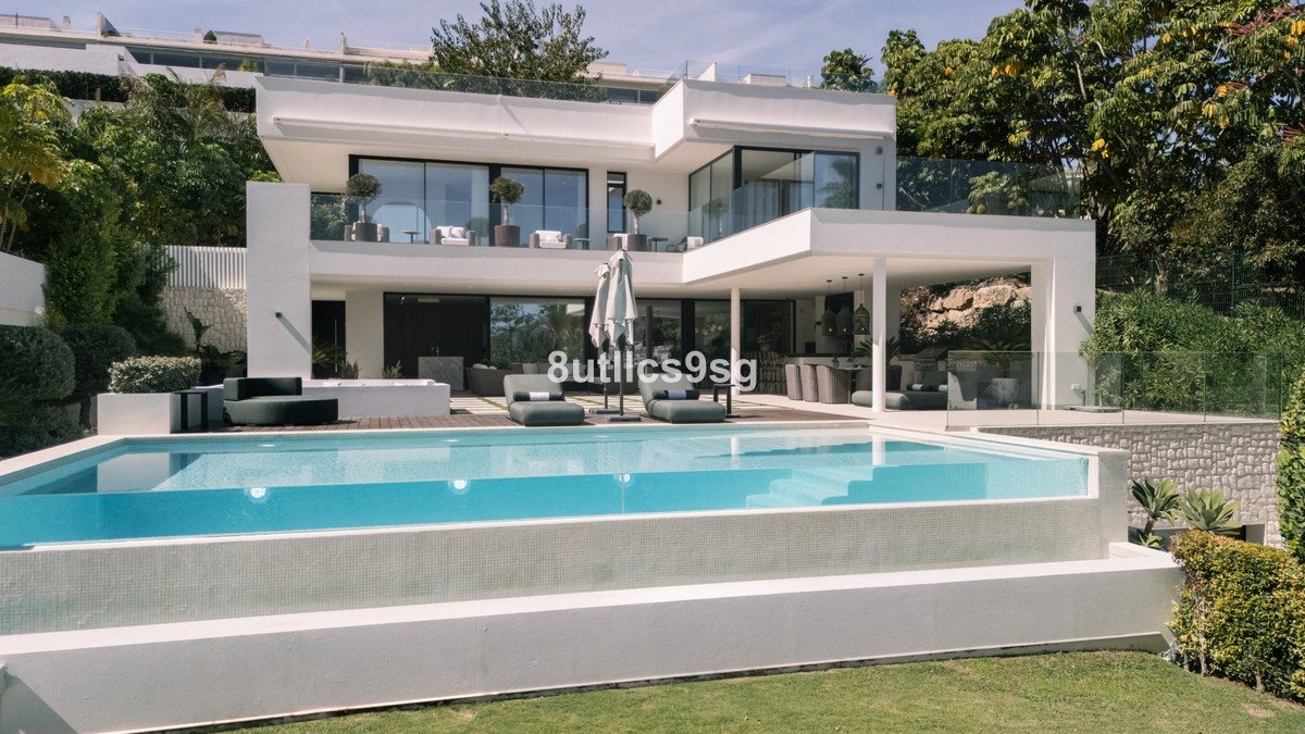 Photo 14 Detached Villa Nueva Andalucía, Costa del Sol, Málaga – R4922260