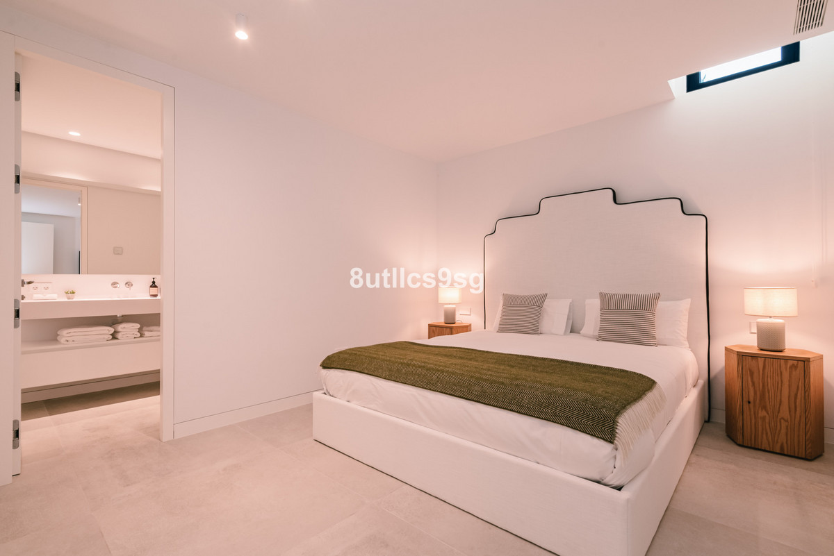 Photo 17 Detached Villa Nueva Andalucía, Costa del Sol, Málaga – R4922260