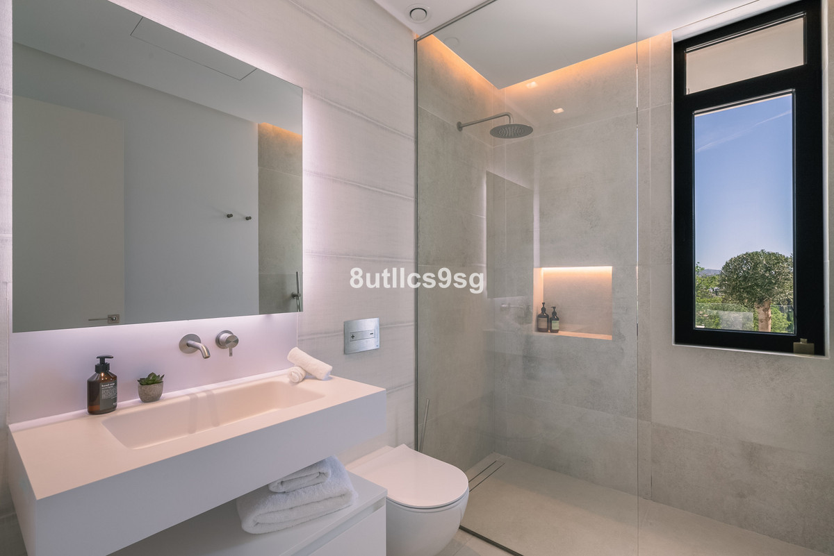 Photo 21 Detached Villa Nueva Andalucía, Costa del Sol, Málaga – R4922260