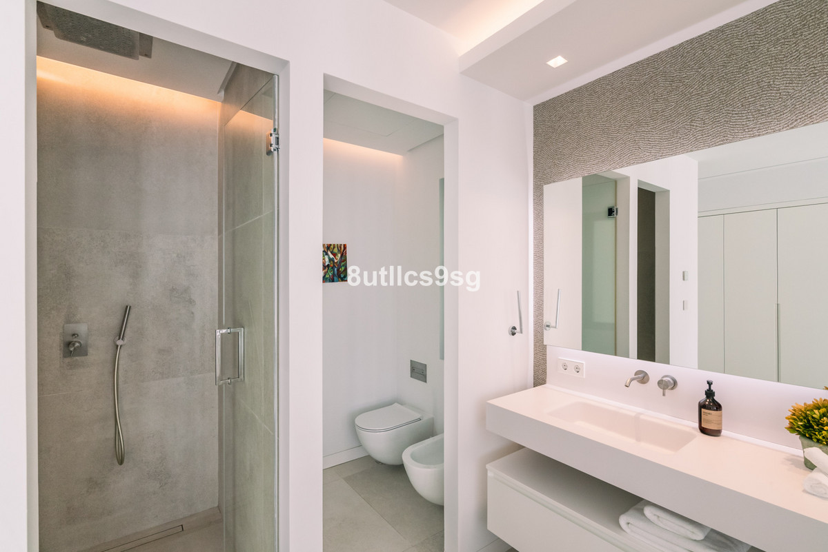 Photo 26 Detached Villa Nueva Andalucía, Costa del Sol, Málaga – R4922260