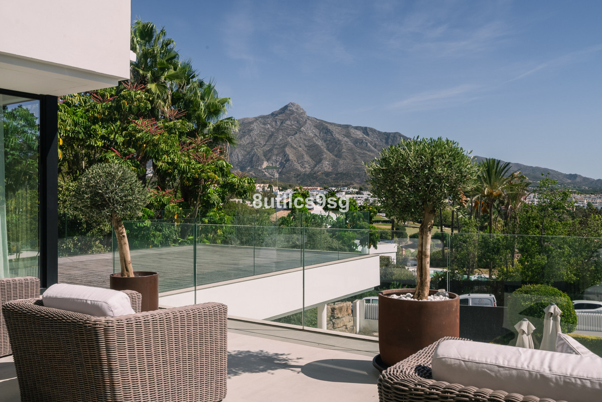 Photo 30 Detached Villa Nueva Andalucía, Costa del Sol, Málaga – R4922260