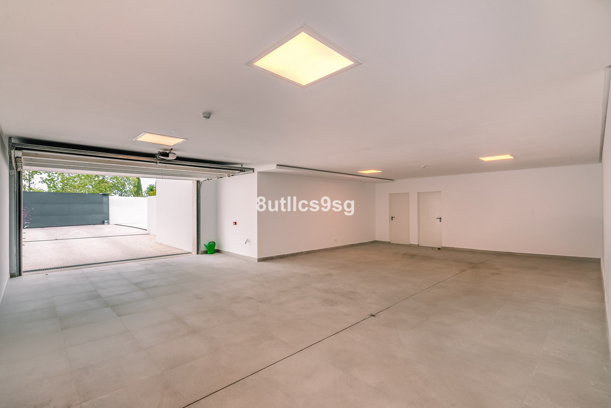 Photo 36 Detached Villa Nueva Andalucía, Costa del Sol, Málaga – R4922260