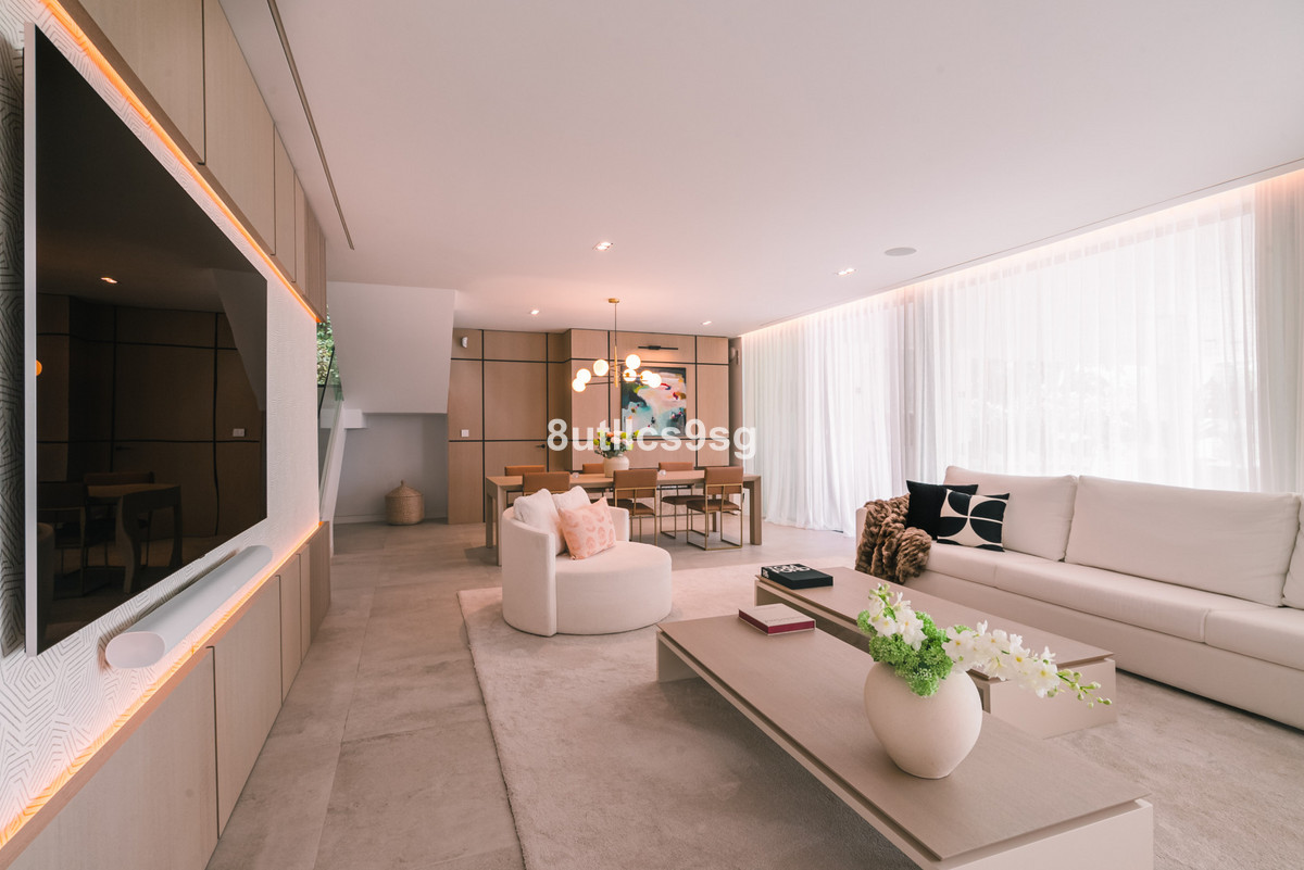 Photo 8 Detached Villa Nueva Andalucía, Costa del Sol, Málaga – R4922260
