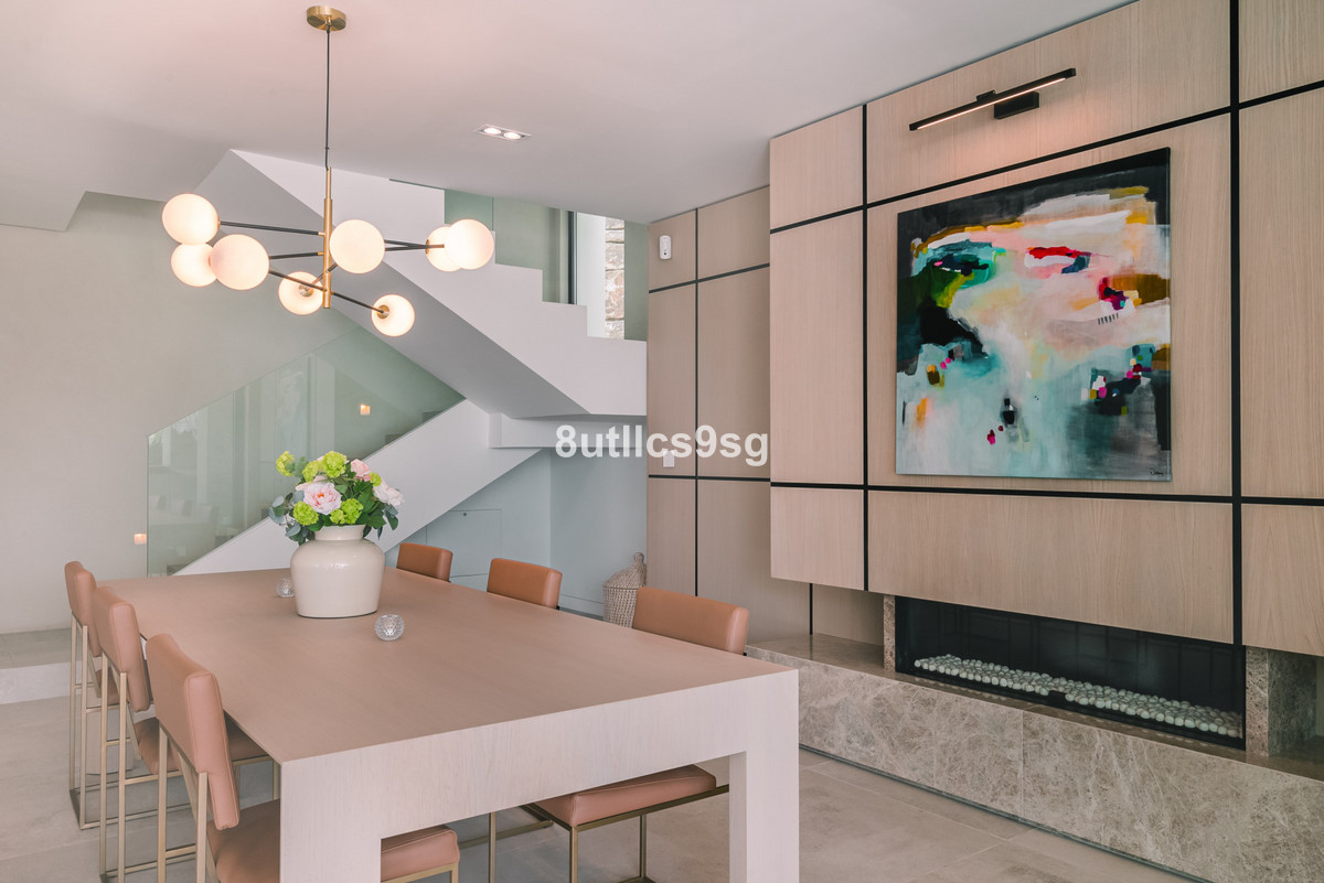 Photo 9 Detached Villa Nueva Andalucía, Costa del Sol, Málaga – R4922260